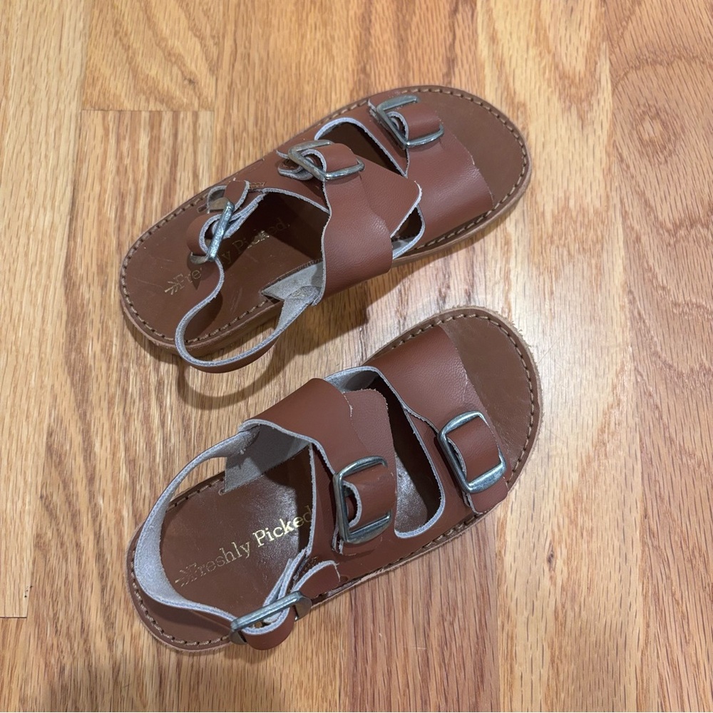 Freshly Picked Brown Leather Buckle Sandals | Toddler Size 8 GUC